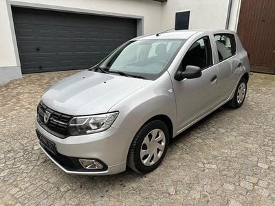 Silber Gebraucht 2017 Dacia Sandero Limousine | 9.650 € (Teuer)
