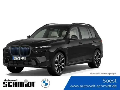 Neu BMW X7 M Sport 352 PS (258 kW) 2026 (schwarz)  black sapphire SUV