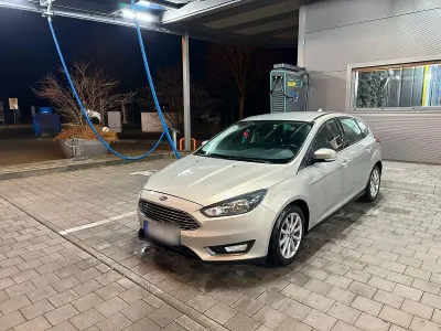 Używany Ford Focus Titanium 125 KM (91 kW) 2015 Szary Kombi