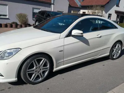 Gebraucht Mercedes E350 231 PS (169 kW) 2011 Weiß Coupé