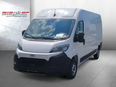 Neu Toyota Proace Comfort 140 PS (102 kW) 2025 Weiß Van / Kleinbus