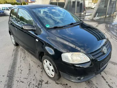 Gebraucht VW Fox Basis 54 PS (39 kW) 2006 Schwarz Kleinwagen