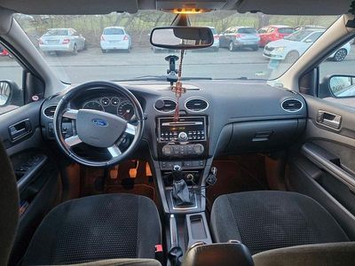 Gebraucht Ford Focus Ghia 90 PS (66 kW) 2005 Grau Kombi