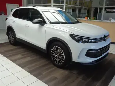 Gebraucht VW Tiguan Goal 131 PS (96 kW) 2025 Pure white SUV