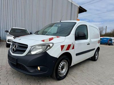 Używany Mercedes Citan 109 90 KM (66 kW) 2016 Biały Minivan