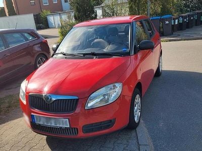 Używany Skoda Fabia 60 KM (44 kW) 2009 Czerwony Hatchback