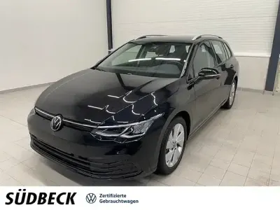 Gebraucht VW Golf VIII Life 150 PS (110 kW) 2022 Deep black perleffekt Kombi