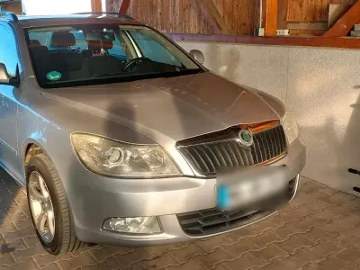 Gebraucht Skoda Octavia 2010 Silber Kombi