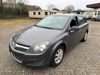 Gebraucht Opel Astra 115 PS (84 kW) 2009 Grau Limousine