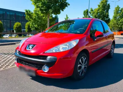 Gebraucht Peugeot 207 75 PS (55 kW) 2009 Rot Kleinwagen