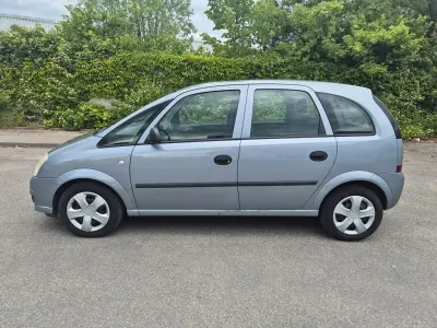 Gebraucht Opel Meriva Selection 90 PS (66 kW) 2009 Silber Van / Kleinbus