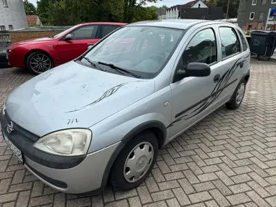 Używany Opel Corsa 60 KM (44 kW) 2005 Srebrny Hatchback
