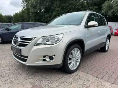 Gebraucht VW Tiguan Trendline 140 PS (102 kW) 2008 Gold SUV