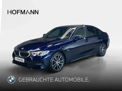 Gebraucht BMW 320e Sport Line 276 PS (202 kW) 2022 Bmw individual tansanitblau metallic Limousine