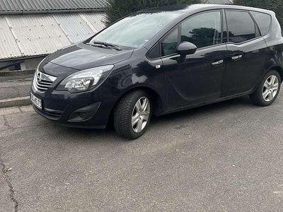 Gebraucht Opel Meriva Edition 140 PS (102 kW) 2011 Van / Kleinbus
