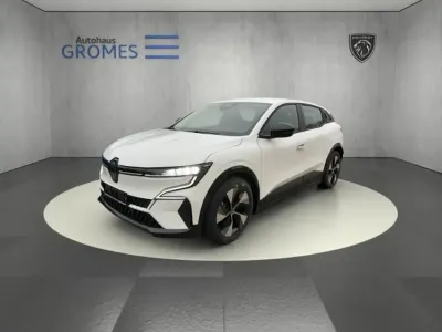 Gebraucht Renault Megane E-Tech Equilibre 161 kW (220 PS) 2022 Weiß Kleinwagen