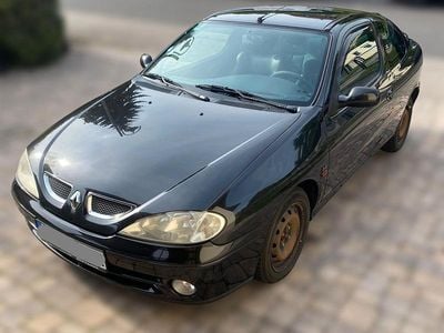 Schwarz Gebraucht 2002 Renault Mégane Coupé Expression Coupé | 3.000 €
