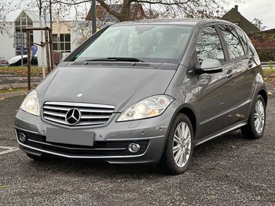 gebraucht Mercedes A180 ELEGANCE Rückfahrkamera SHZ AHK NAVIGATION