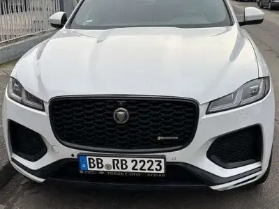 Käytetty Jaguar F-Pace R-Dynamic 204 HP (150 kW) 2021 Valkoinen Katumaasturi