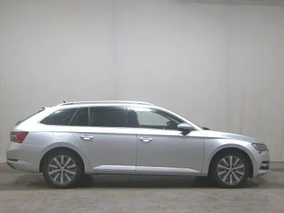 Gebraucht Skoda Superb Style 150 PS (110 kW) 2023 Silber Kombi