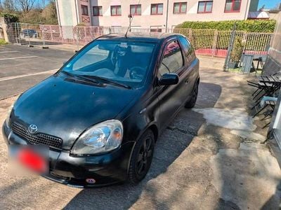 Usata Toyota Yaris 87 CV (63 kW) 2002 Nero Berlina