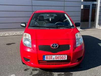 Gebraucht Toyota Yaris 69 PS (50 kW) 2007 Rot Kleinwagen