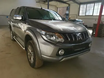 Gebraucht Mitsubishi L200 181 PS (133 kW) 2018 Grau Pickup