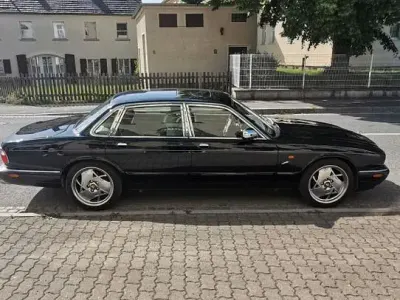 Gebraucht Jaguar XJ8 284 PS (208 kW) 1998 Schwarz Limousine
