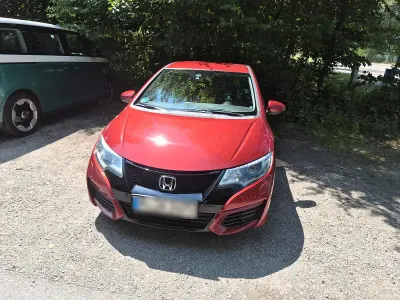 Gebraucht Honda Civic 120 PS (88 kW) 2018 Rot Limousine