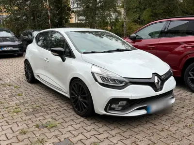 Gebraucht Renault Clio Trophy 220 PS (161 kW) 2018 Weiß Kleinwagen