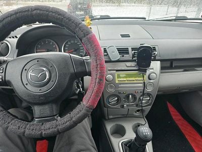 Rot Gebraucht 2004 Mazda 2 Kleinwagen | 1.500 €