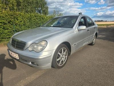 Mercedes C200
