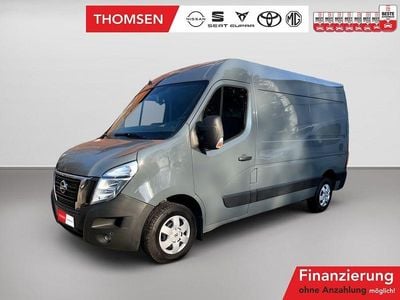 Grau Gebraucht 2022 Nissan Interstar N-Connecta Van | 17.255 € (Teuer)