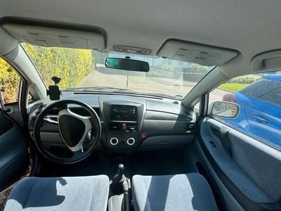 Suzuki Liana