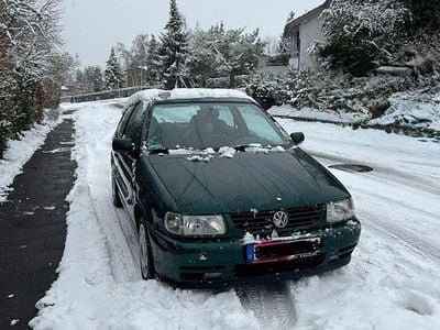 Gebraucht VW Polo Basis 60 PS (44 kW) 1998 Grün Limousine