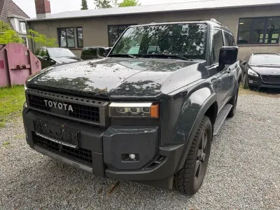Gebraucht Toyota Land Cruiser Executive 205 PS (150 kW) 2024 Grau SUV