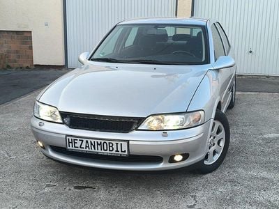 Usata Opel Vectra 101 CV (74 kW) 2002 Argento Berlina