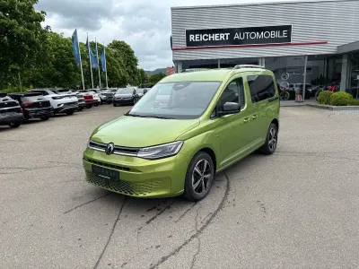 Neu VW Caddy Style 116 PS (85 kW) 2026 Grün Van / Kleinbus