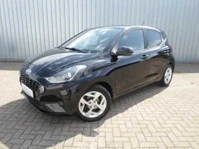Gebraucht Hyundai i10 Edition 30 67 PS (49 kW) 2021 Schwarz Kleinwagen