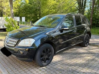 Usata Mercedes ML320 226 CV (166 kW) 2005 Nero SUV