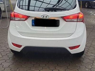 Gebraucht Hyundai ix20 125 PS (91 kW) 2014 Weiß Kleinwagen