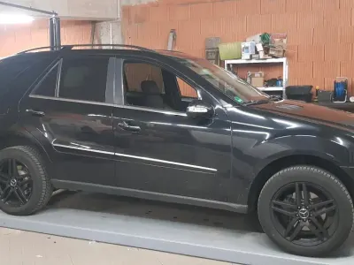 Gebraucht Mercedes ML320 225 PS (165 kW) 2007 Schwarz SUV