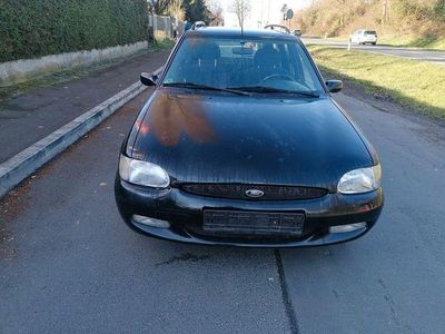 Usata Ford Escort 90 CV (66 kW) 2001 Nero Berlina