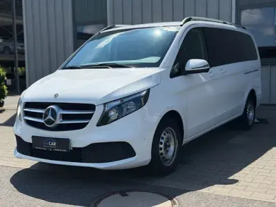 Używany Mercedes V220 163 KM (119 kW) 2022 Biały Minivan