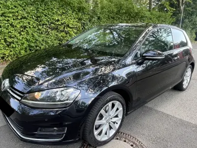 Gebraucht VW Golf VII Highline 125 PS (91 kW) 2015 Schwarz Limousine