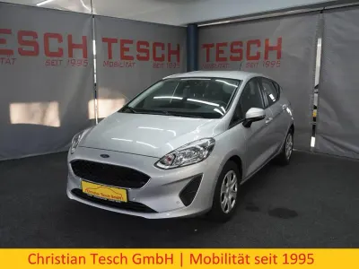 Używany Ford Fiesta Trend 71 KM (52 kW) 2017 Srebrny Sedan/Limuzyna