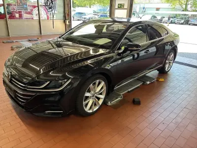 Gebraucht VW Arteon R-line 200 PS (147 kW) 2023 Schwarz Limousine