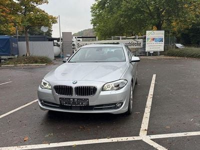 Gebraucht BMW 528 Sport Line 258 PS (189 kW) 2010 Silber Limousine