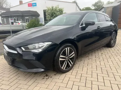 Gebraucht Mercedes CLA180 Shooting Brake 116 PS (85 kW) 2022 Schwarz Kombi