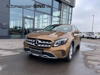Gebraucht Mercedes GLA200 136 PS (100 kW) 2017 Gelb SUV
